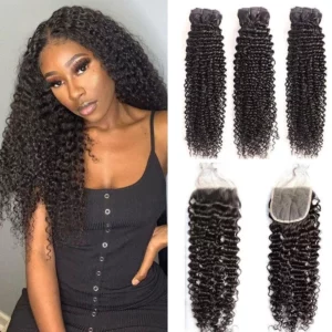 Caractéristique des mèches sur la photo: Matière: virgin human hair Style: Deep Wave Longueur: 26" Lace: 4×4 Couleur: Naturelle – noir Densité: 150%