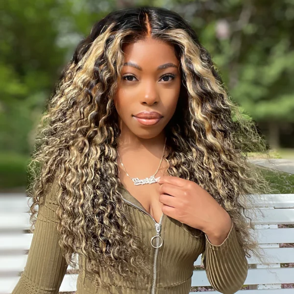 Caractéristique de la perruque sur la photo: Matière: virgin human hair Style: Loose deep Longueur: 26" Couleur: Black With Highlights Blonde Lace: 13×4 Densité: 180%